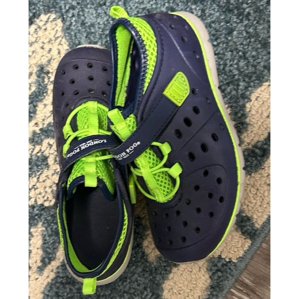 London fog Navy and green size 11 water shoes
